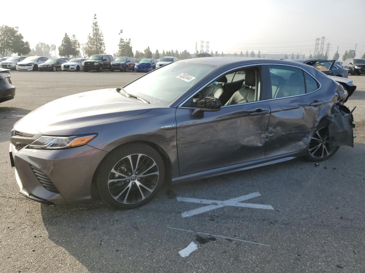 2020 TOYOTA CAMRY SE