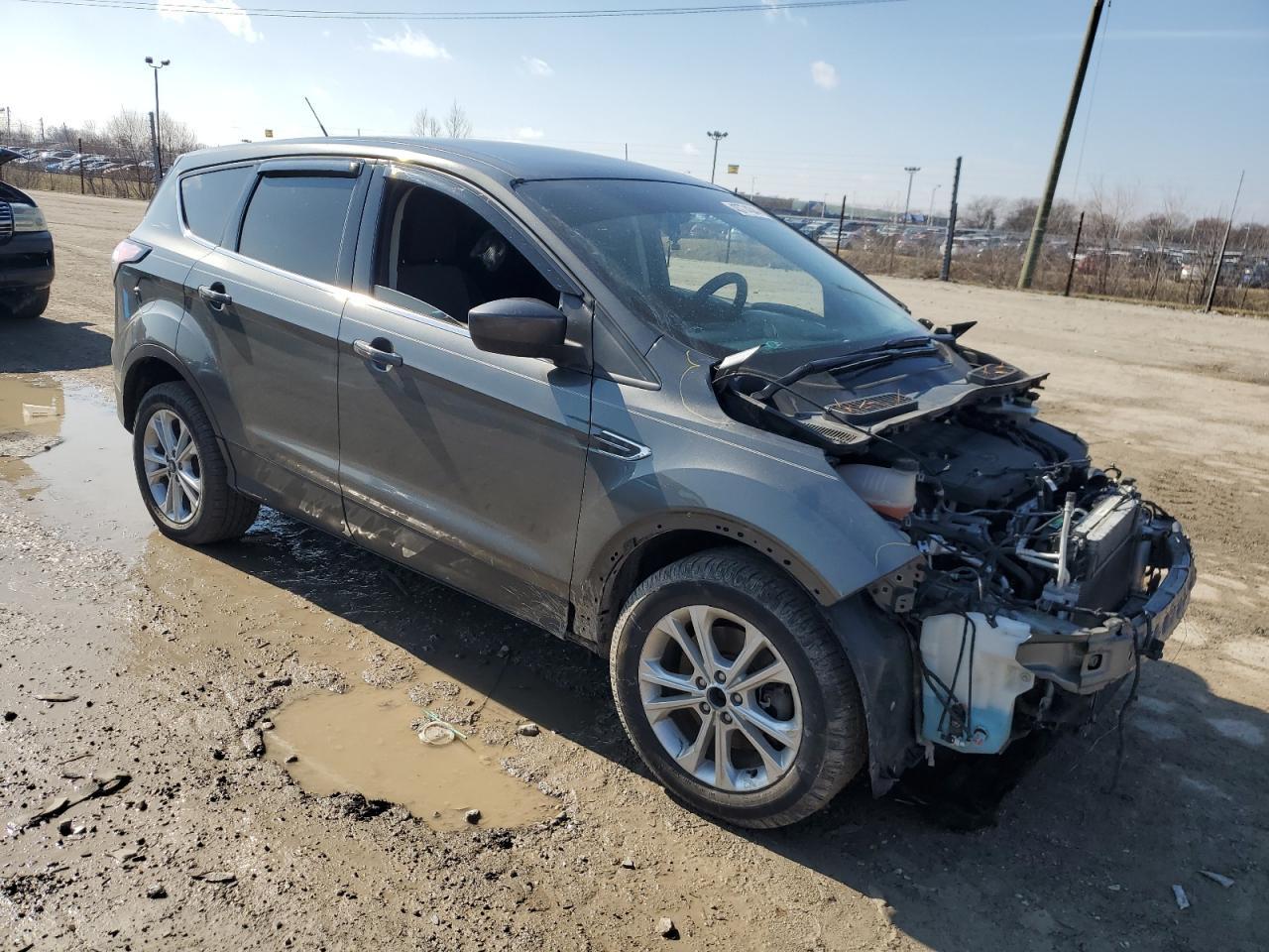 2017 FORD ESCAPE SE - Image 4
