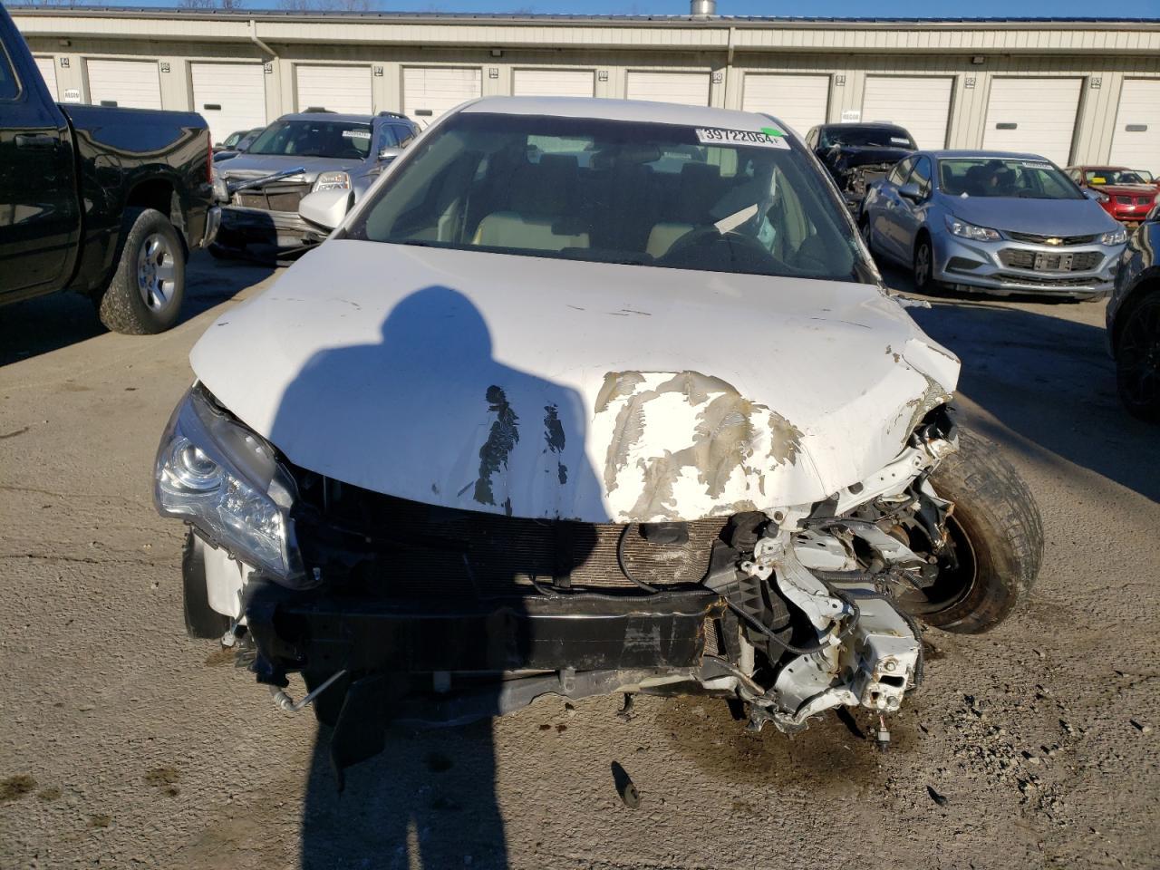 2015 TOYOTA CAMRY LE - Image 5