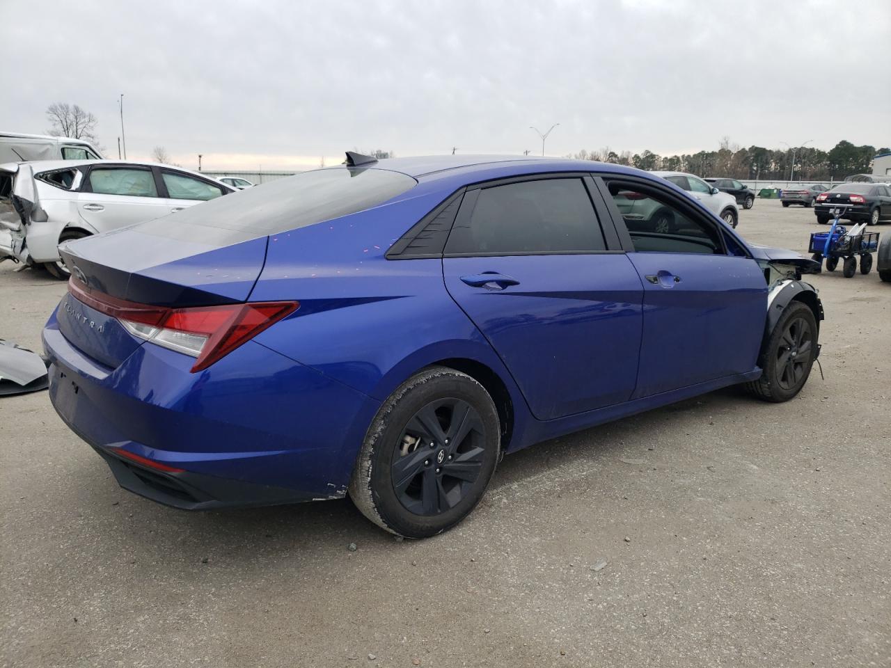 2022 HYUNDAI ELANTRA SE - Фото 3