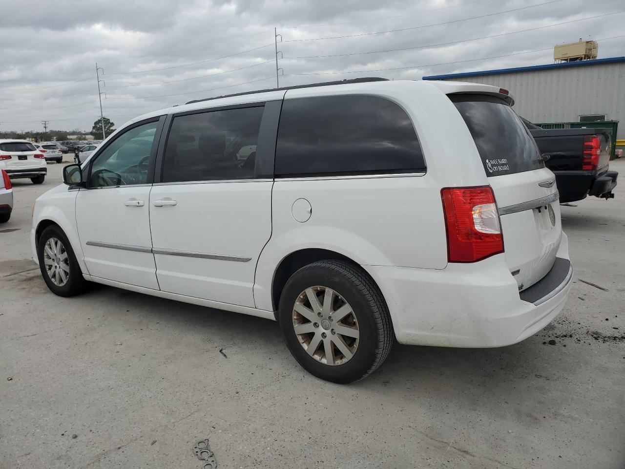 2014 CHRYSLER TOWN & COU - Фото 2