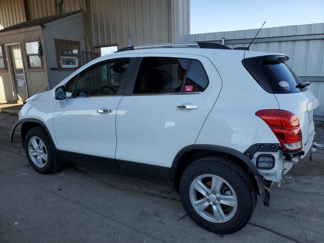 2018 CHEVROLET TRAX 1LT - Image 2