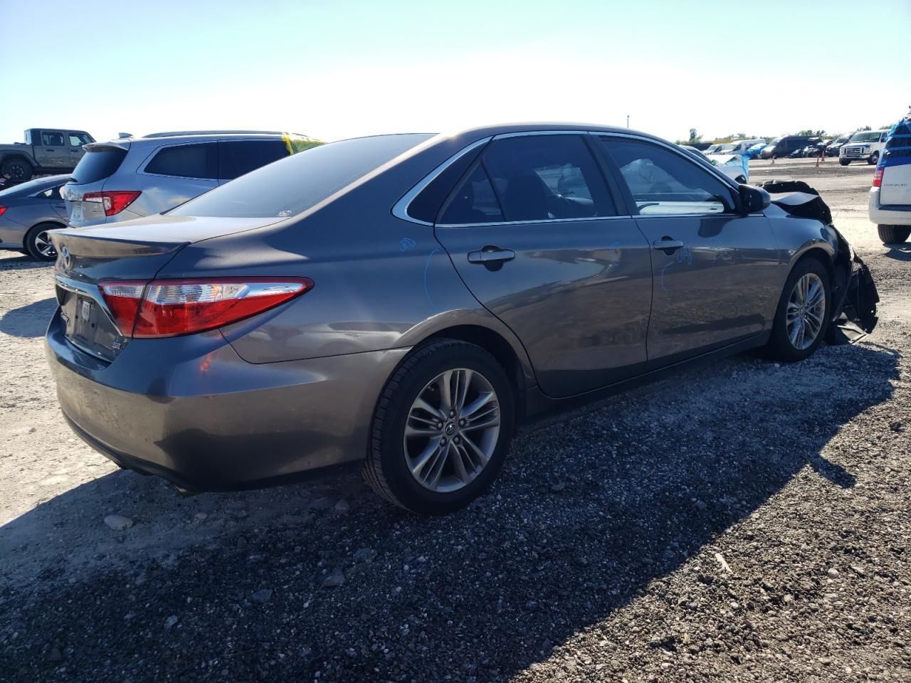 2015 TOYOTA CAMRY LE - Фото 3