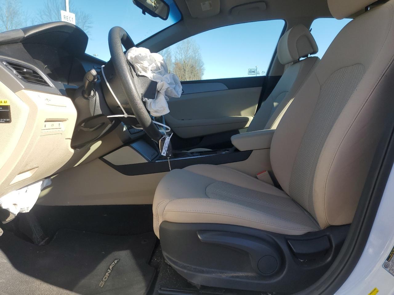 2017 HYUNDAI SONATA SE - Фото 7