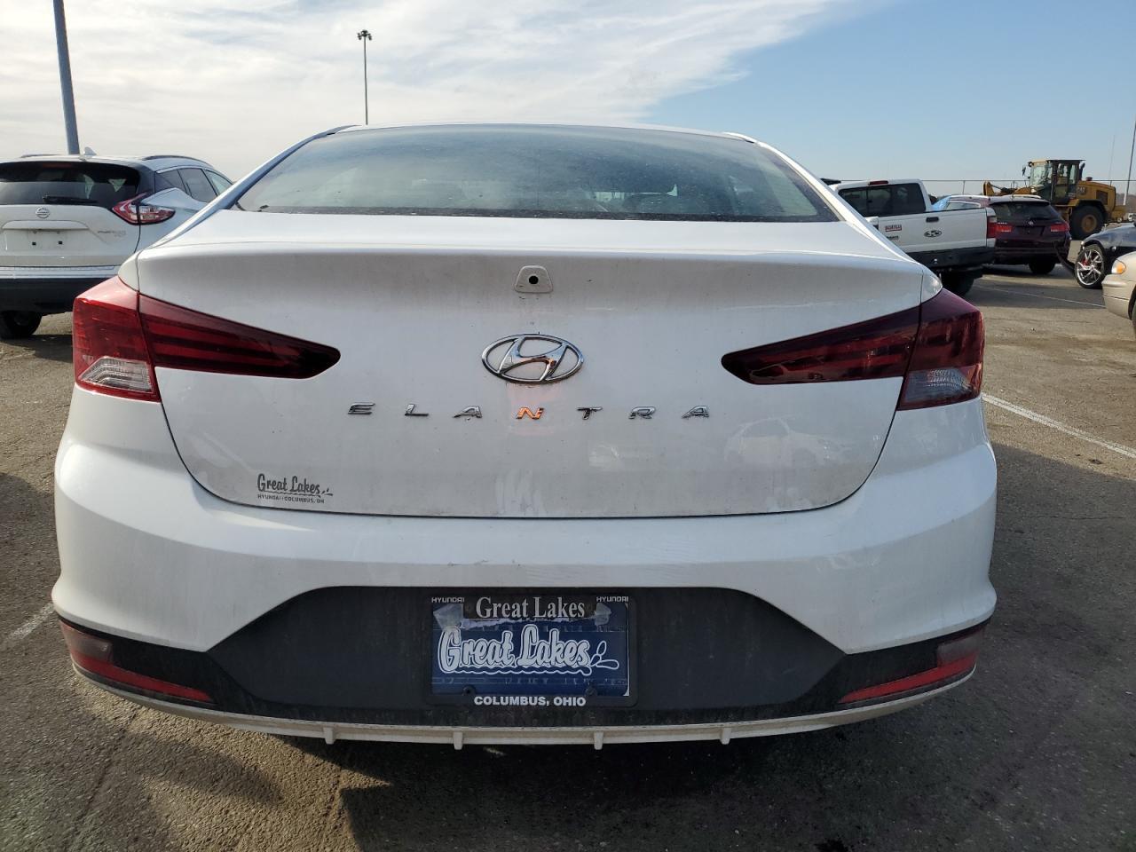 2019 HYUNDAI ELANTRA SE - Image 6