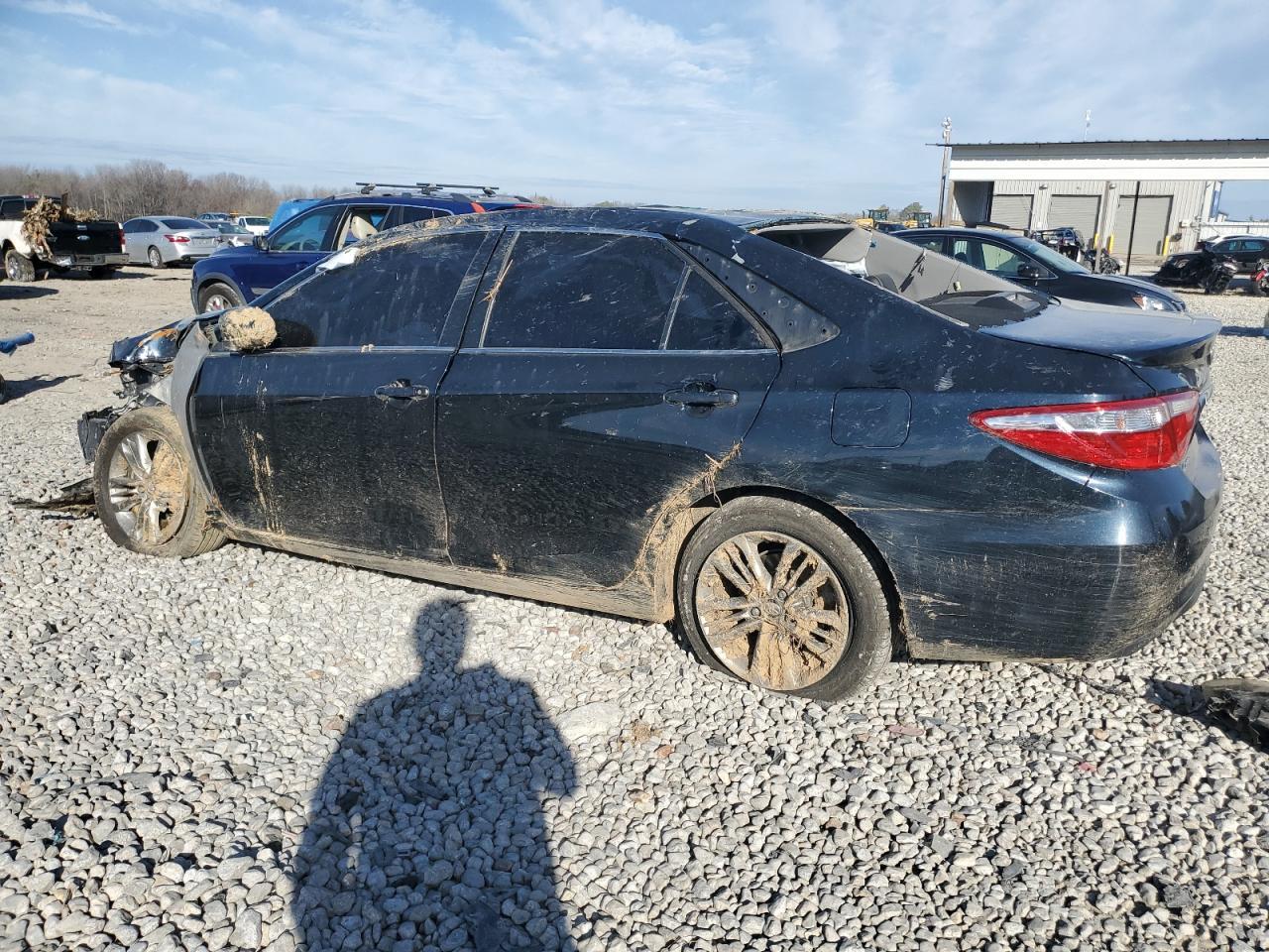 2017 TOYOTA CAMRY LE - Image 2
