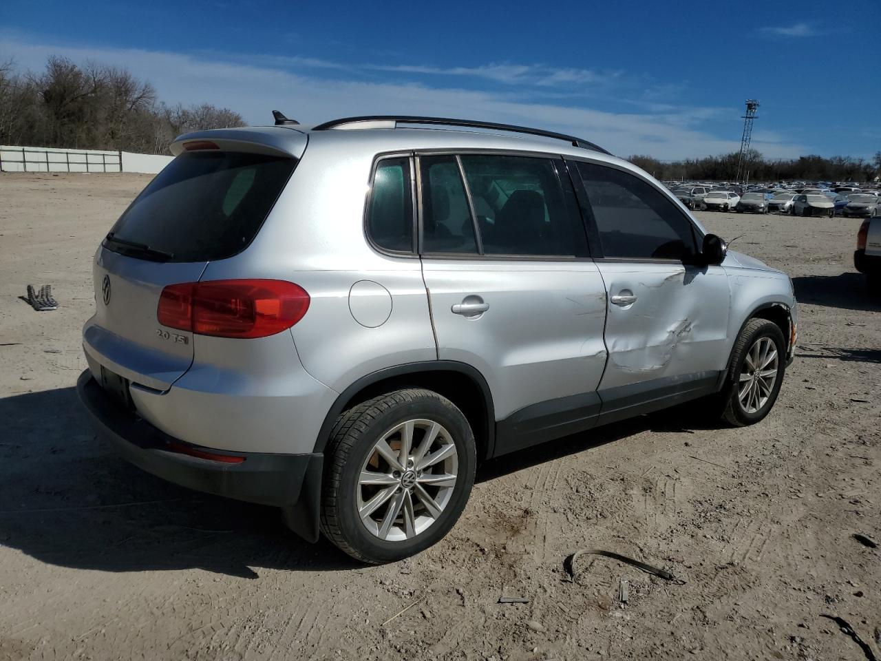 2015 VOLKSWAGEN TIGUAN S - Фото 3