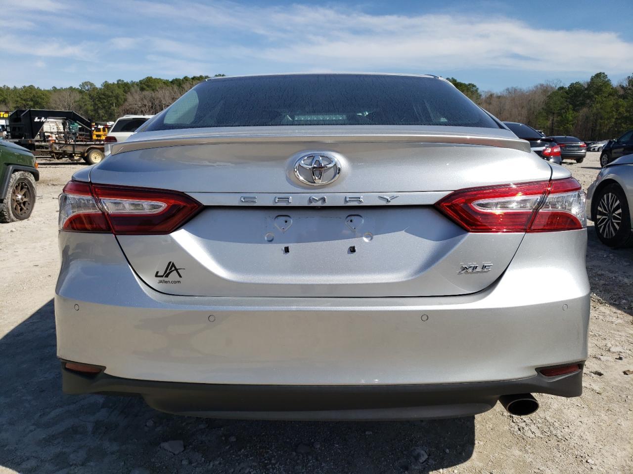 2018 TOYOTA CAMRY L - Image 6