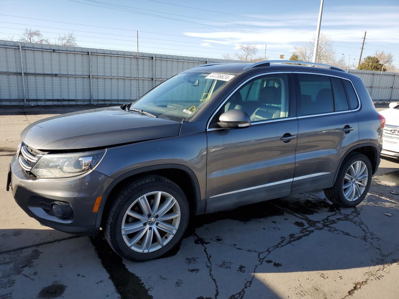 2016 VOLKSWAGEN TIGUAN S car image