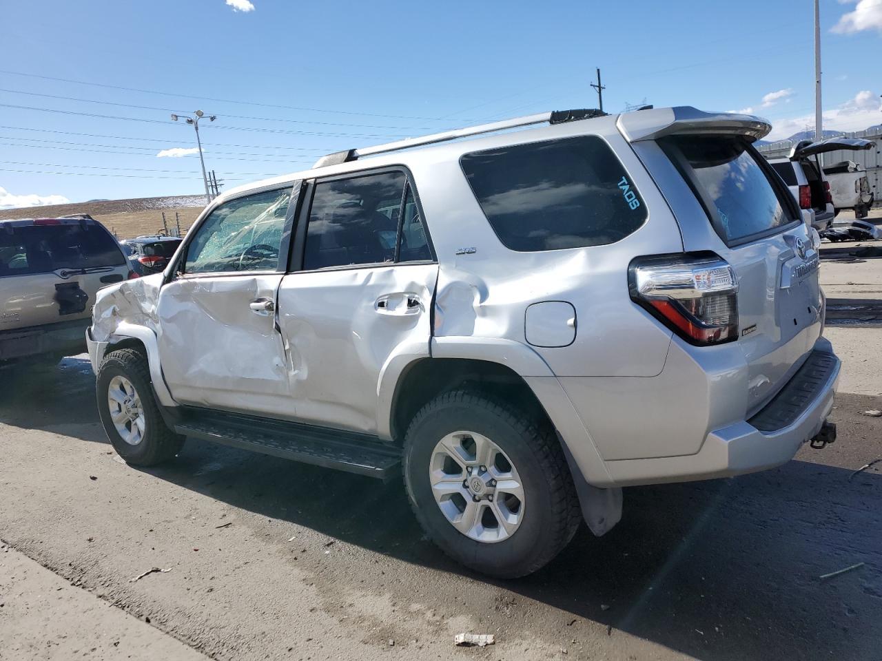2020 TOYOTA 4RUNNER SR - Image 2