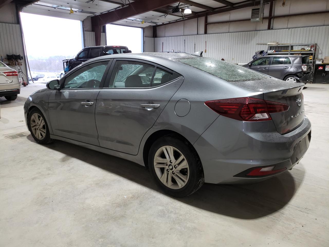 2019 HYUNDAI ELANTRA SE - Фото 2