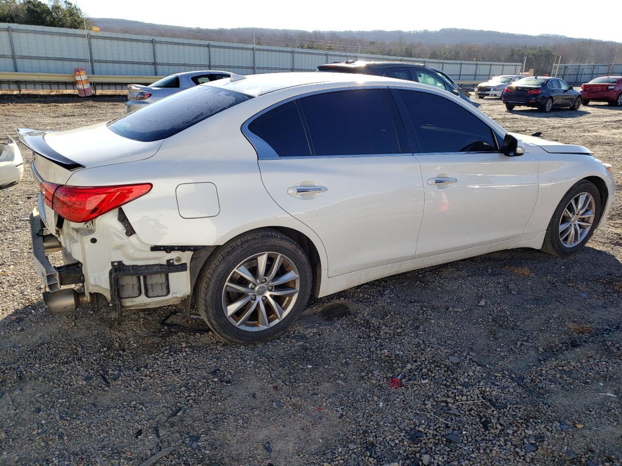 2016 INFINITI Q50 PREMIU - Фото 3