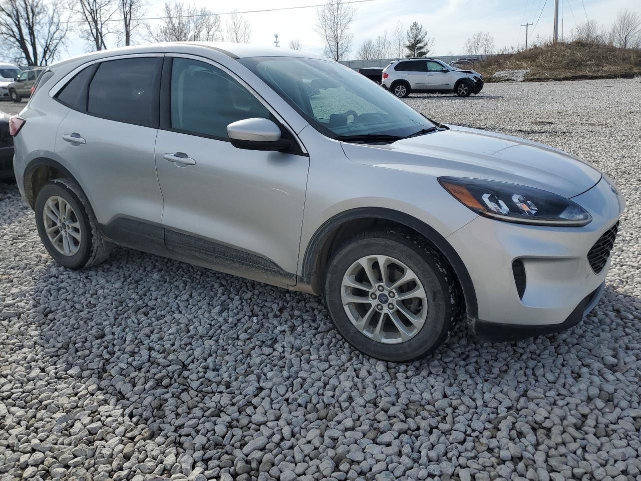 2020 FORD ESCAPE SE - Image 4
