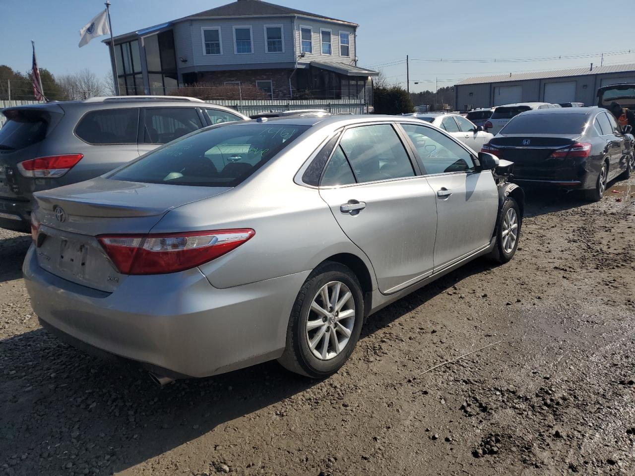 2017 TOYOTA CAMRY LE - Image 3