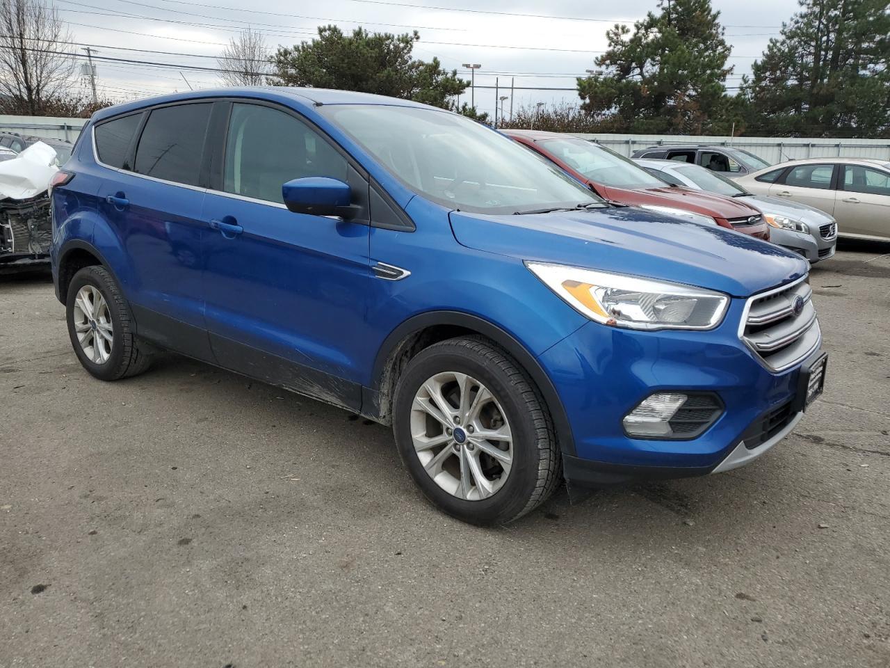 2017 FORD ESCAPE SE - Фото 4