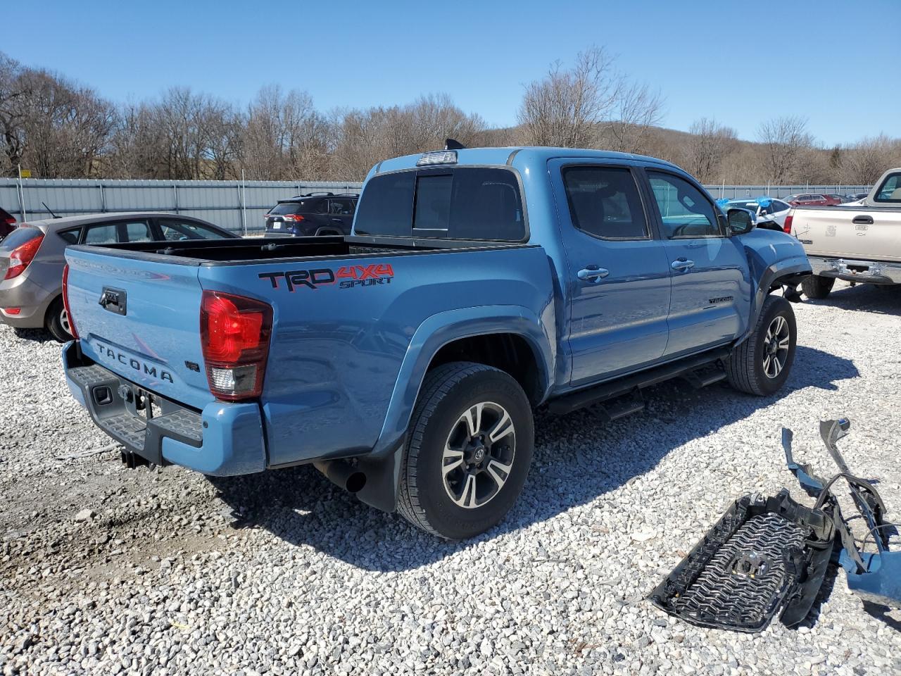 2019 TOYOTA TACOMA DOU - Фото 3