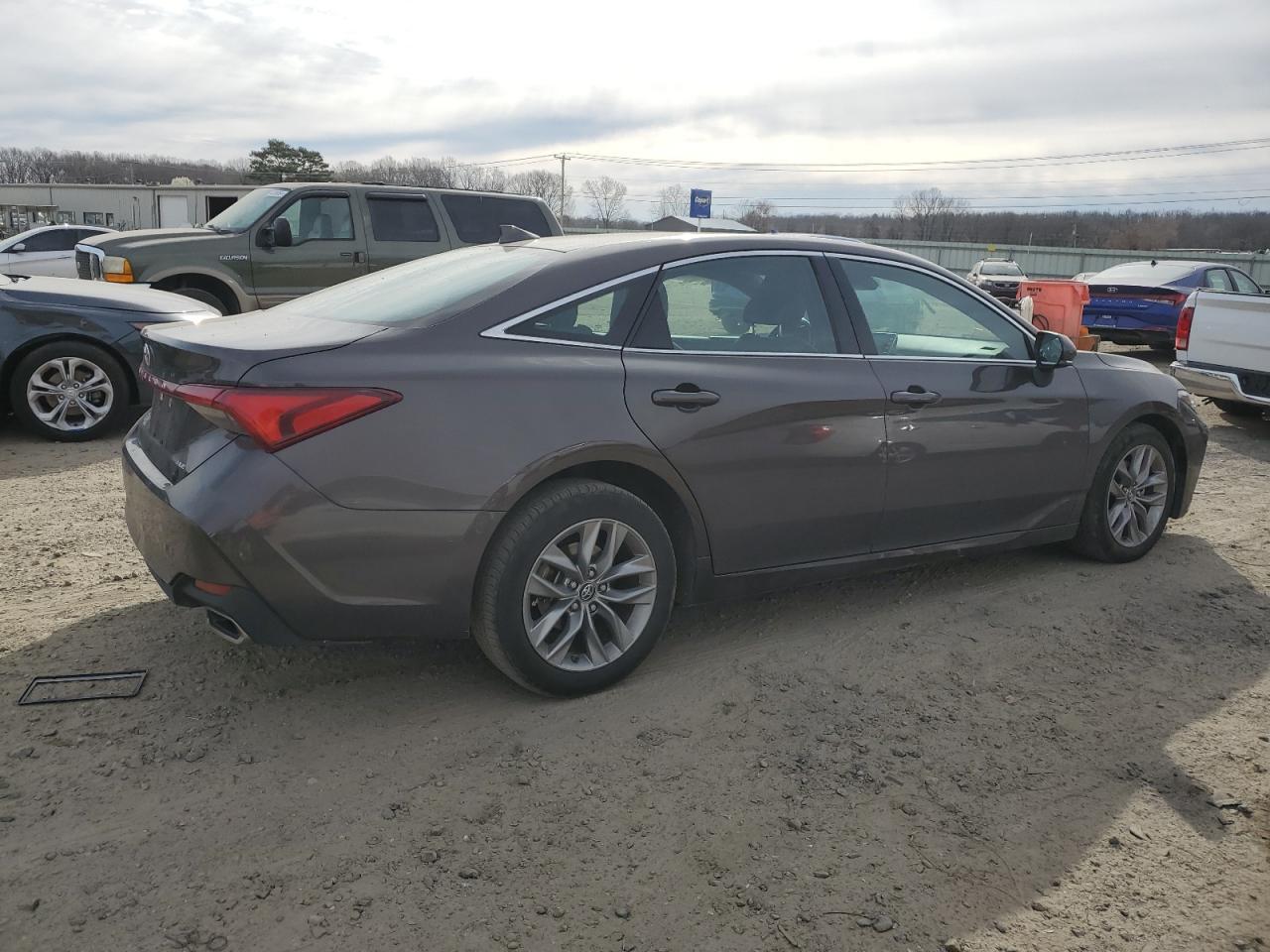 2019 TOYOTA AVALON XLE - Image 3