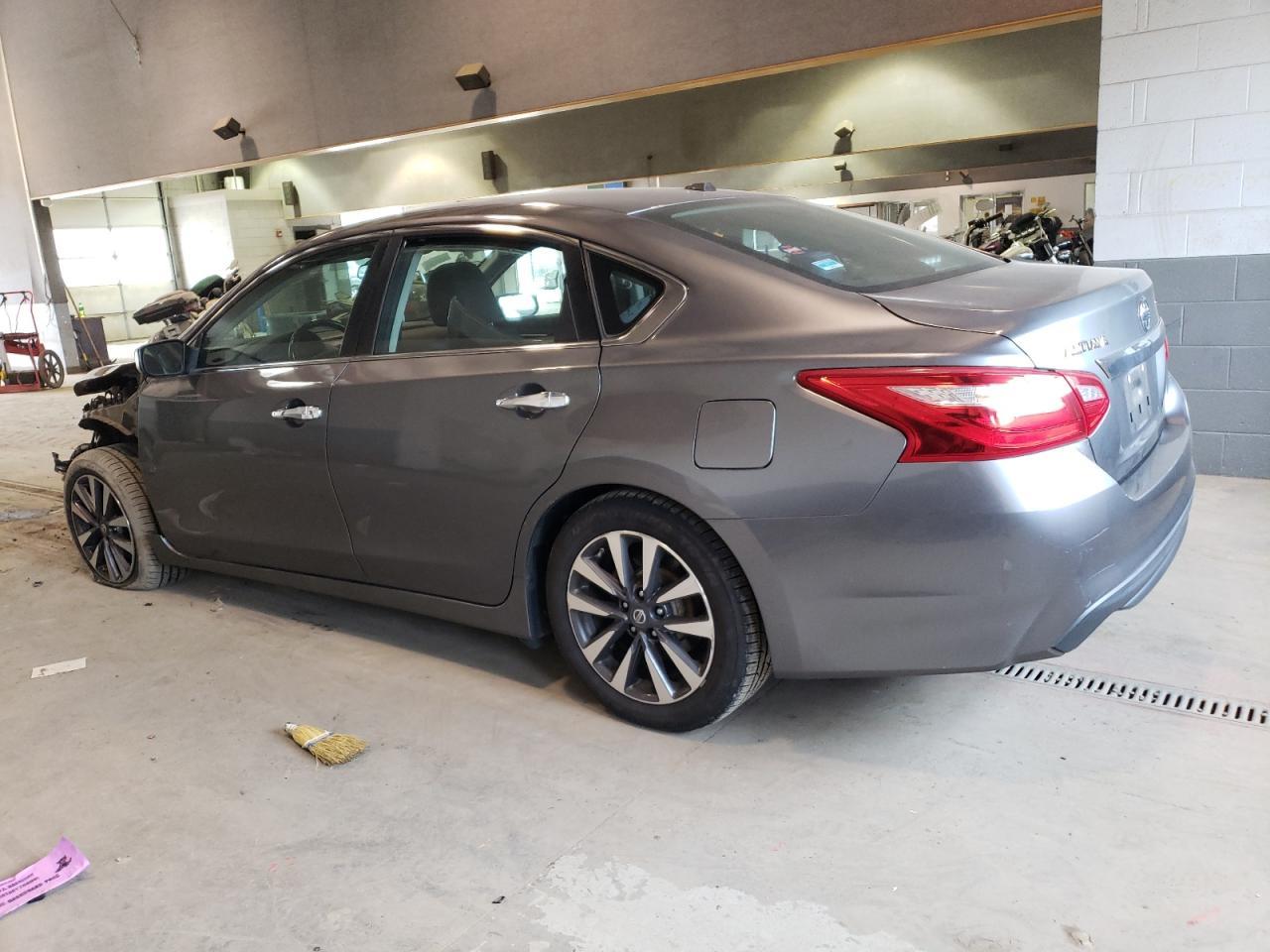 2017 NISSAN ALTIMA 2.5 - Фото 2