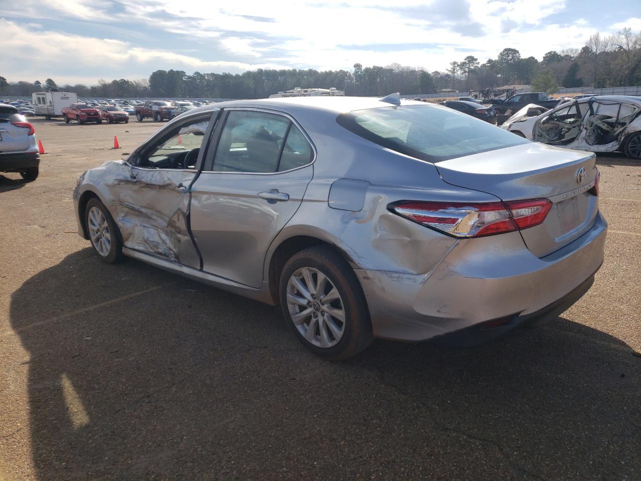 2020 TOYOTA CAMRY LE - Фото 2