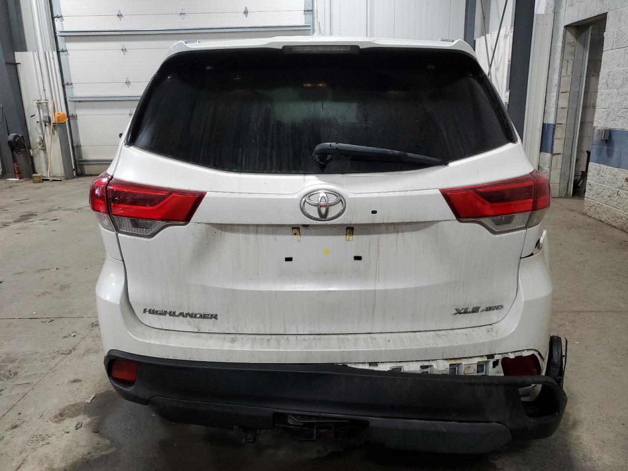 2019 TOYOTA HIGHLANDER - Image 6