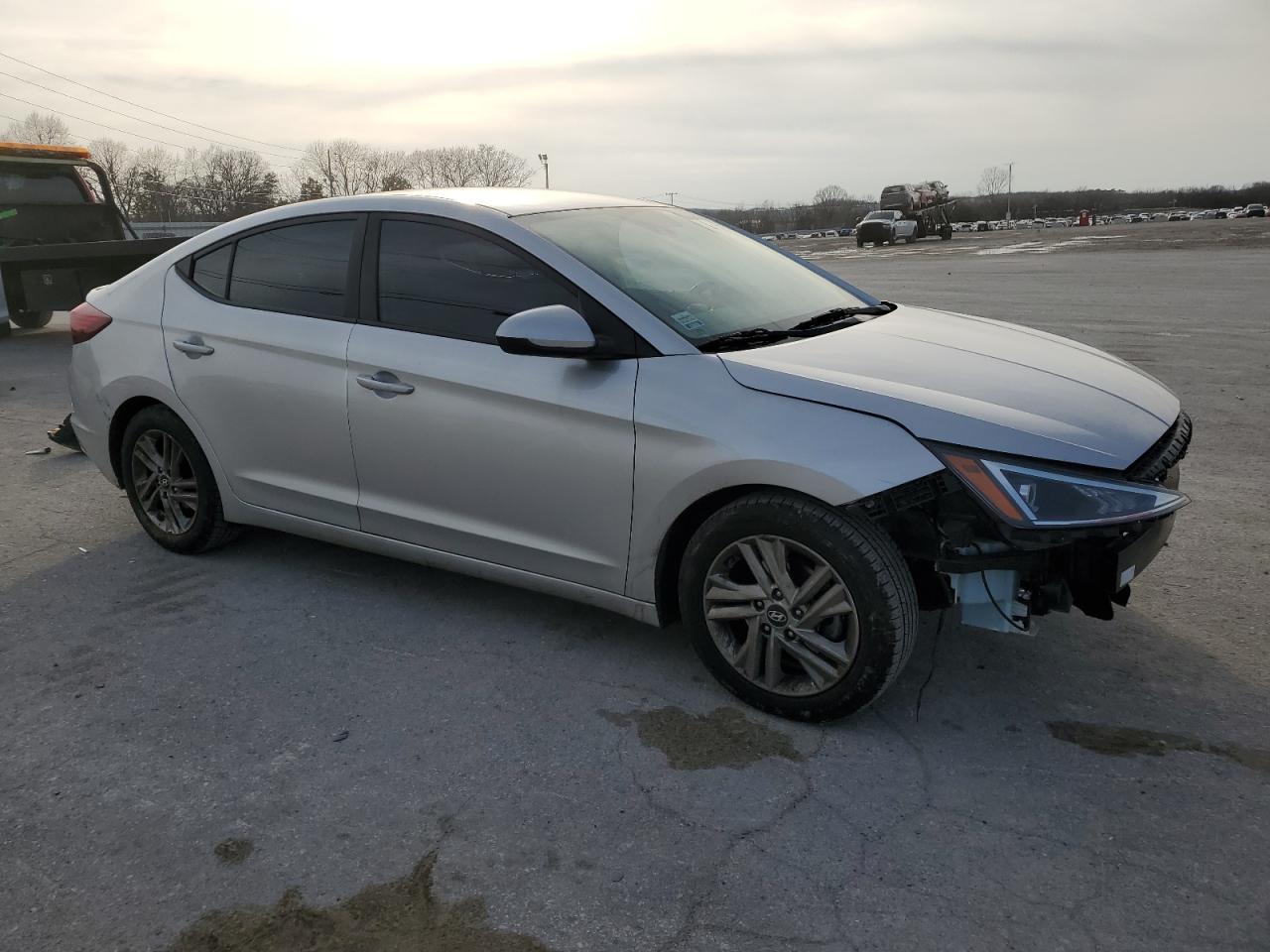 2019 HYUNDAI ELANTRA SE - Фото 4