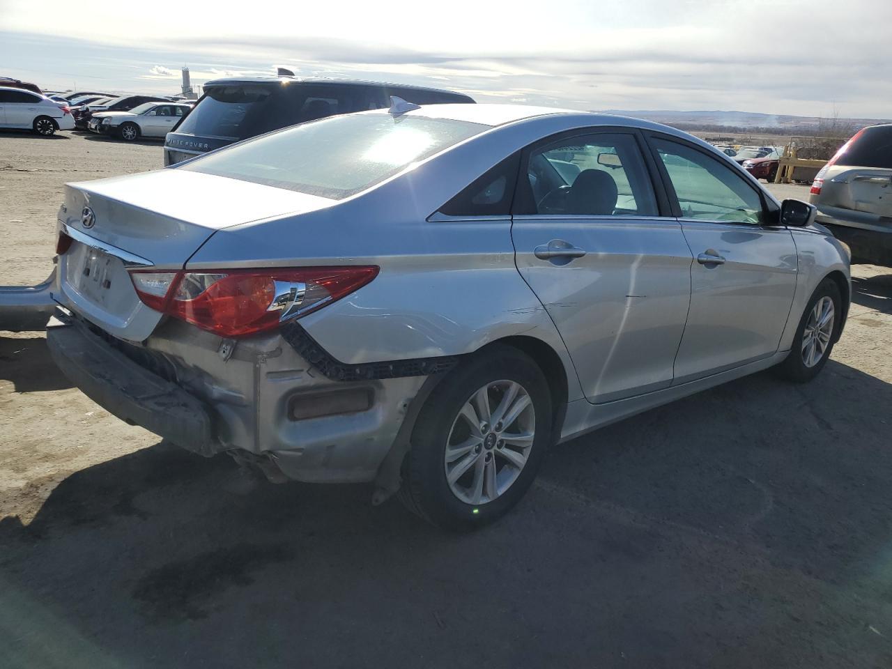 2013 HYUNDAI SONATA GLS - Image 3