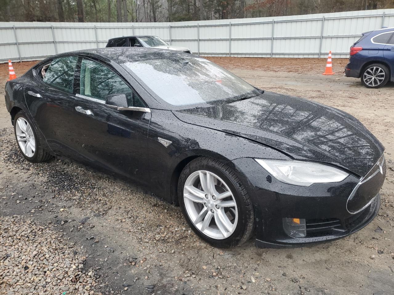 2015 TESLA MODEL S - Image 4