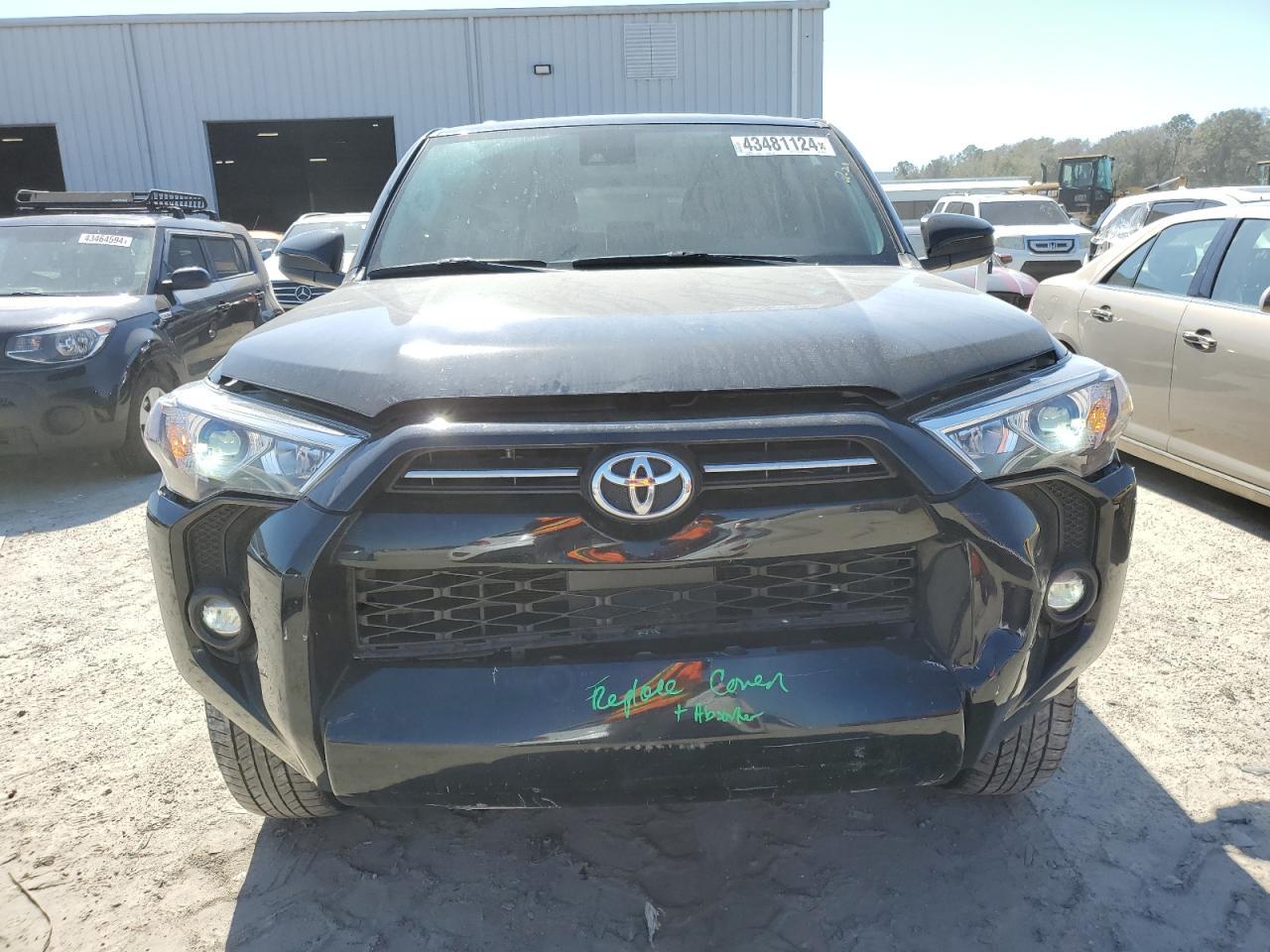 2022 TOYOTA 4RUNNER SR - Фото 5