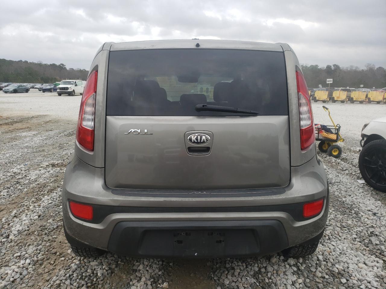 2013 KIA SOUL + - Image 6