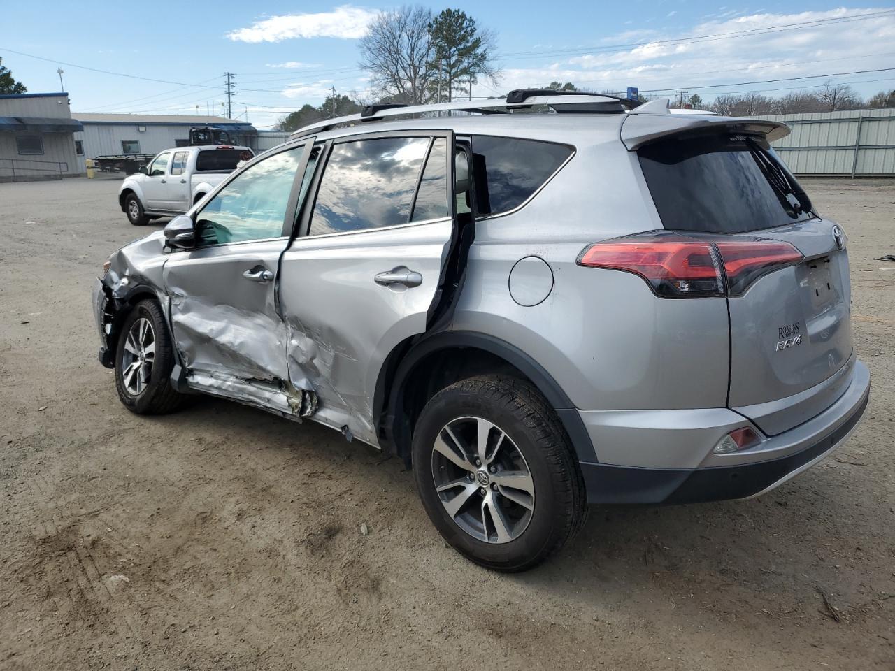 2016 TOYOTA RAV4 XLE - Фото 2