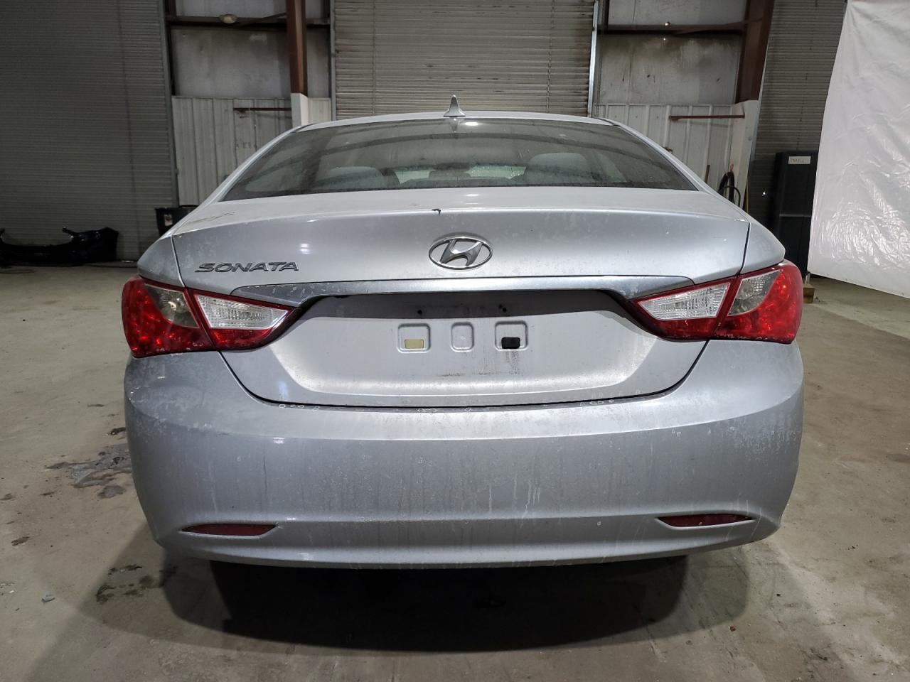 2011 HYUNDAI SONATA GLS - Image 6