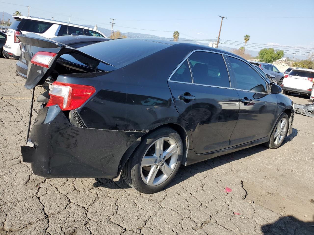 2013 TOYOTA CAMRY L - Фото 3