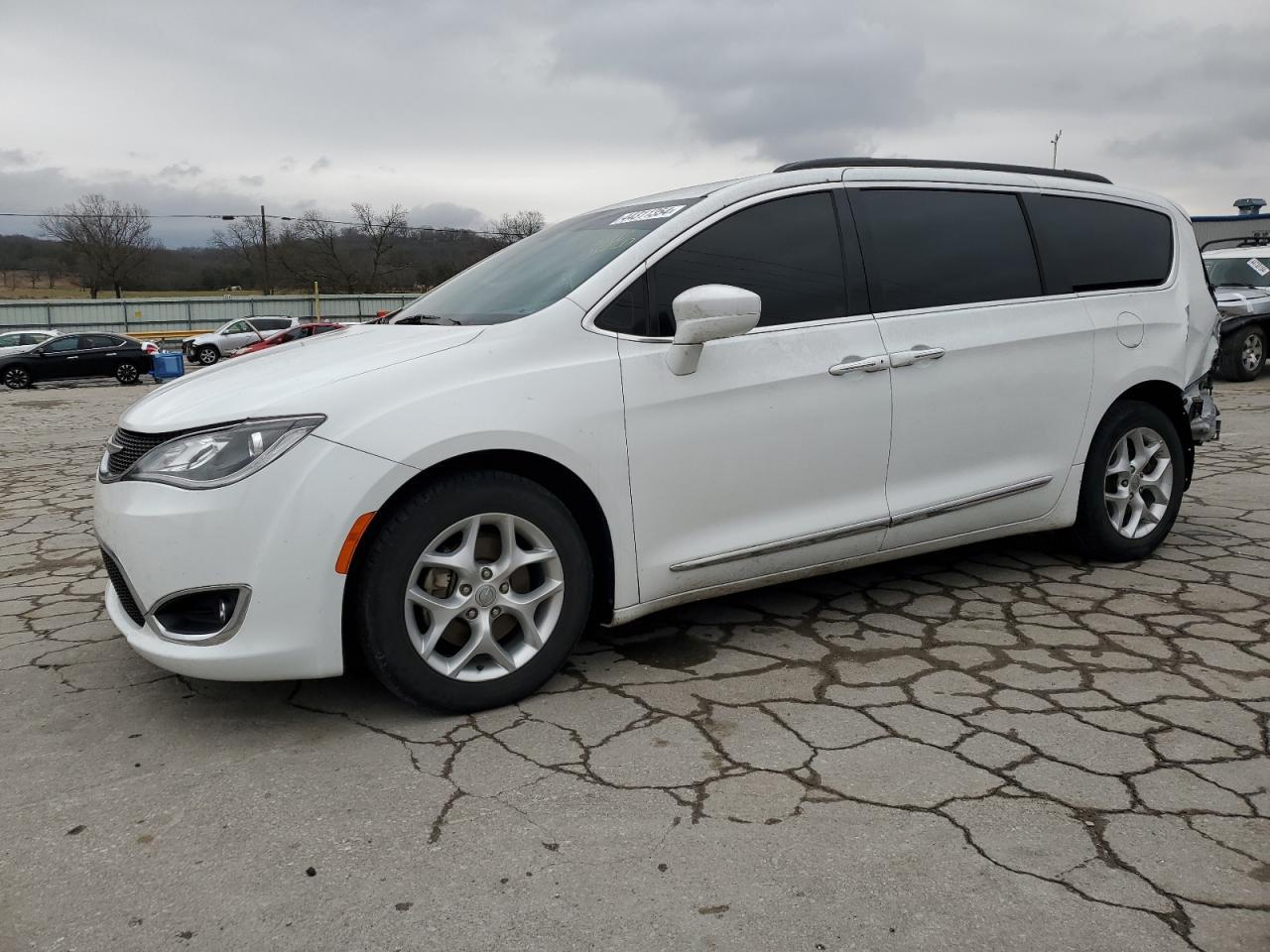 2017 CHRYSLER PACIFICA T car image