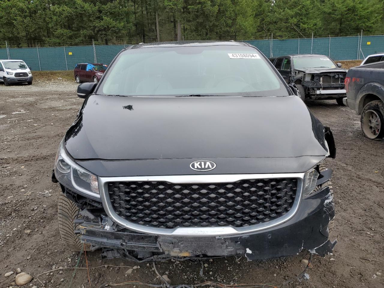 2017 KIA SEDONA LX - Image 5