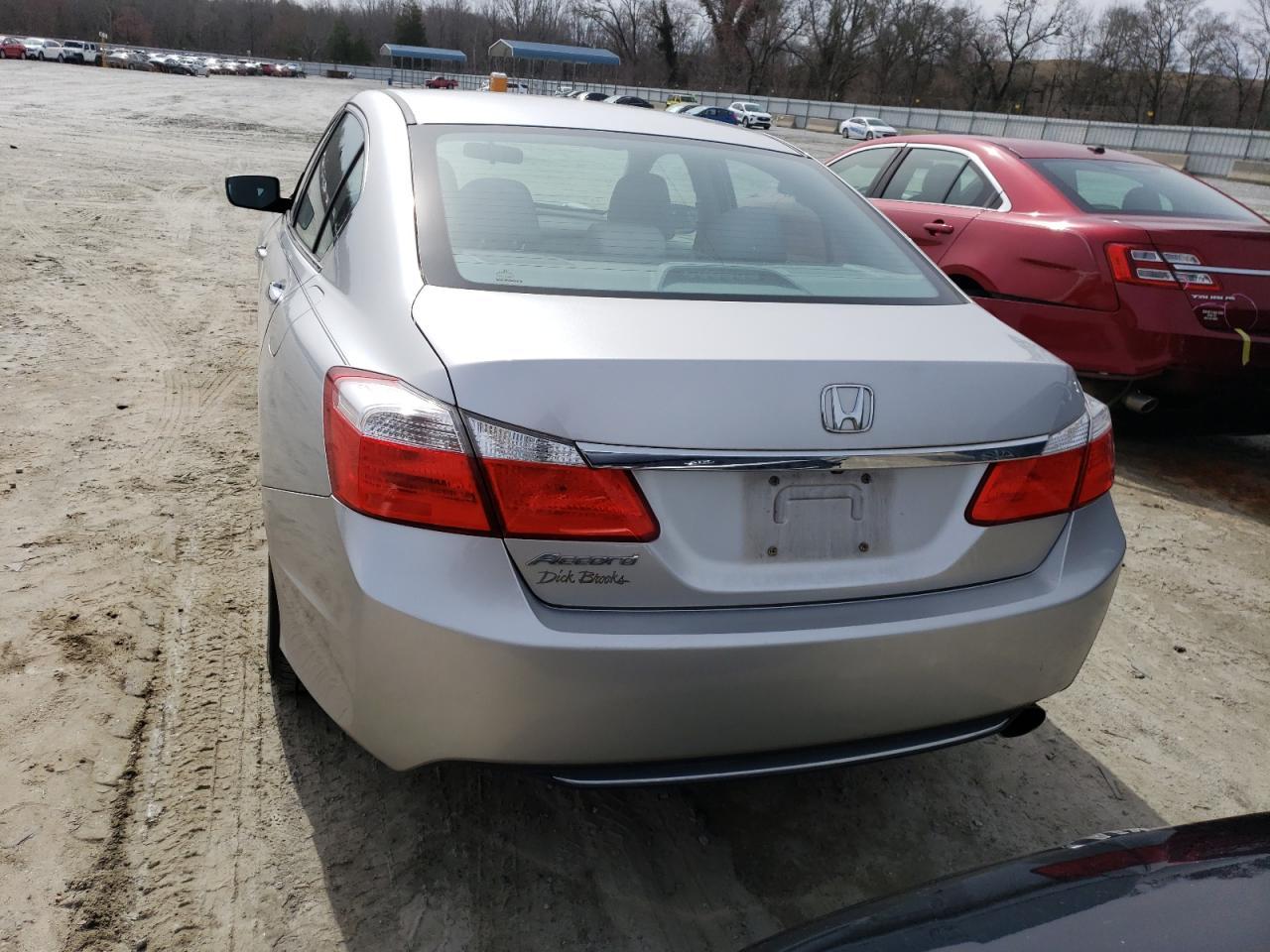 2014 HONDA ACCORD LX - Image 6