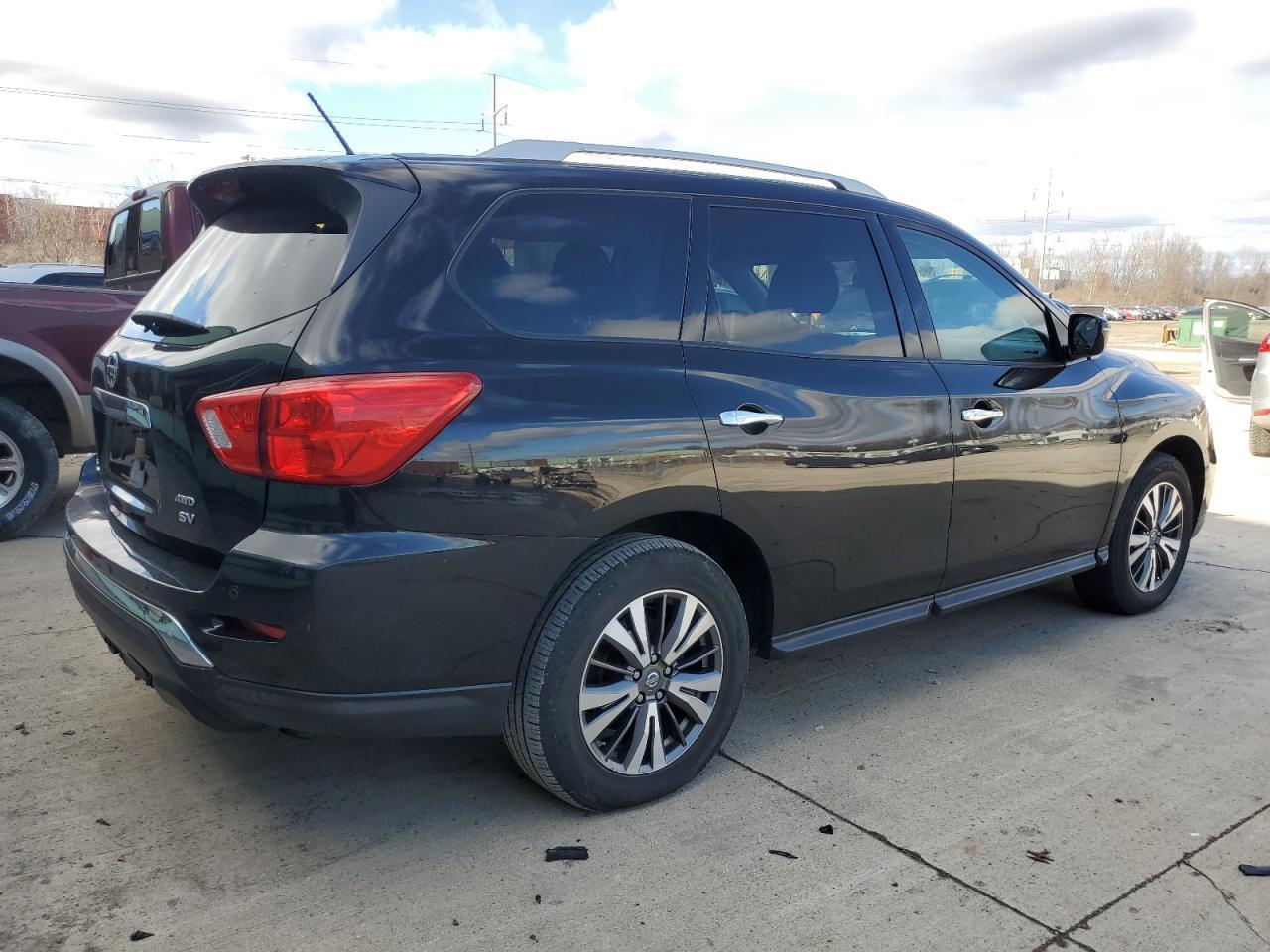 2017 NISSAN PATHFINDER - Image 3
