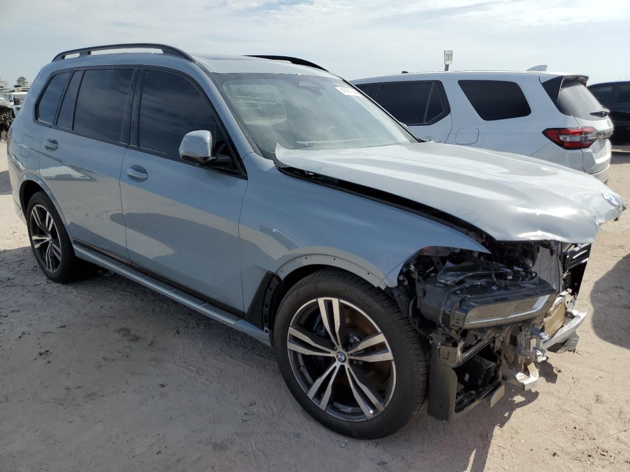 2024 BMW X7 XDRIVE4 - Image 4