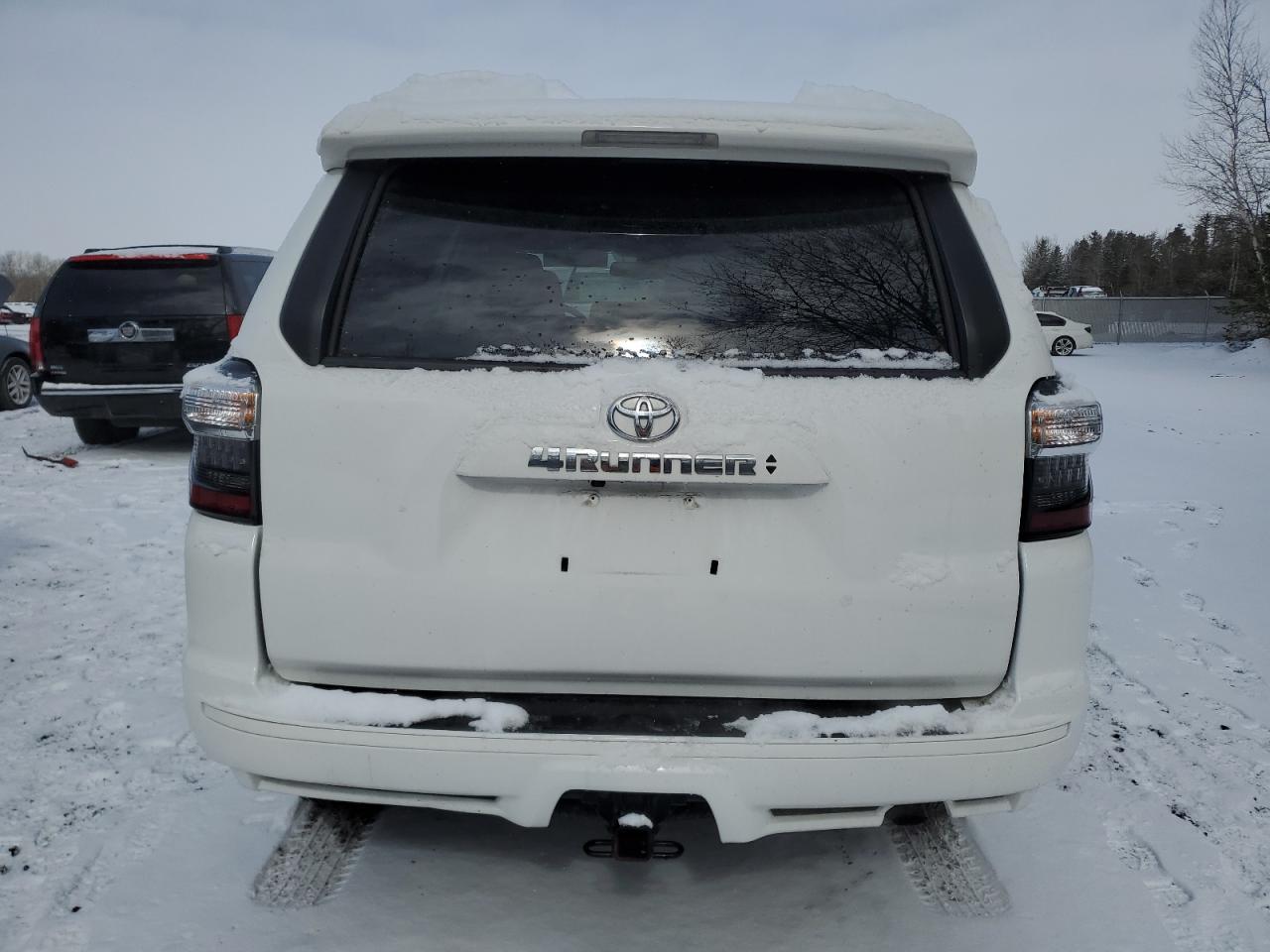 2022 TOYOTA 4RUNNER SR - Image 6