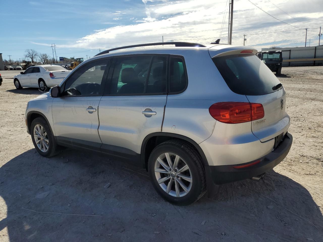 2015 VOLKSWAGEN TIGUAN S - Фото 2