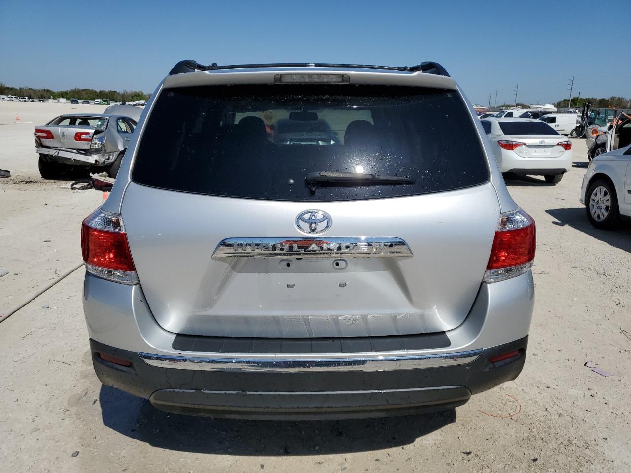 2012 TOYOTA HIGHLANDER - Image 6