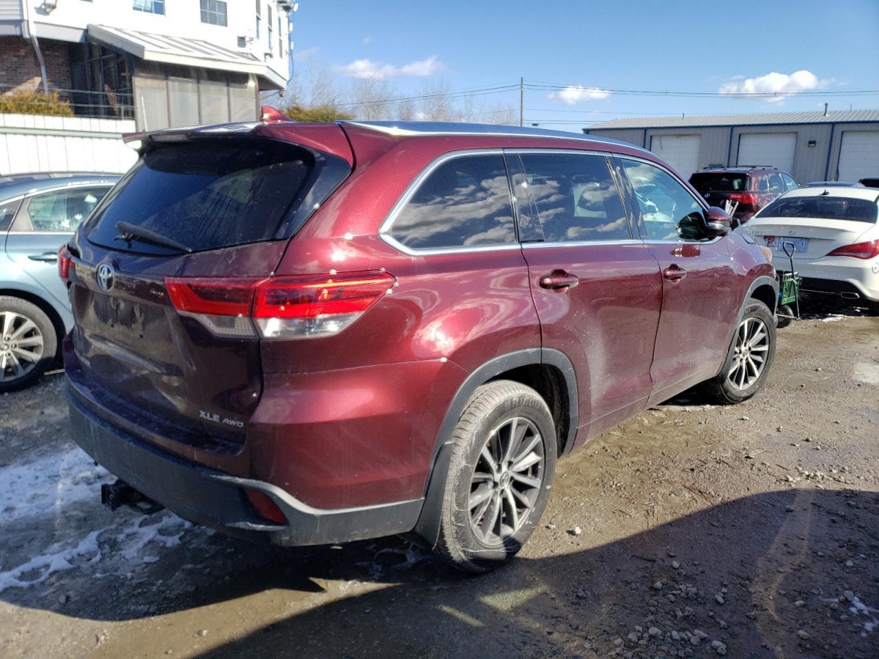 2018 TOYOTA HIGHLANDER - Фото 3