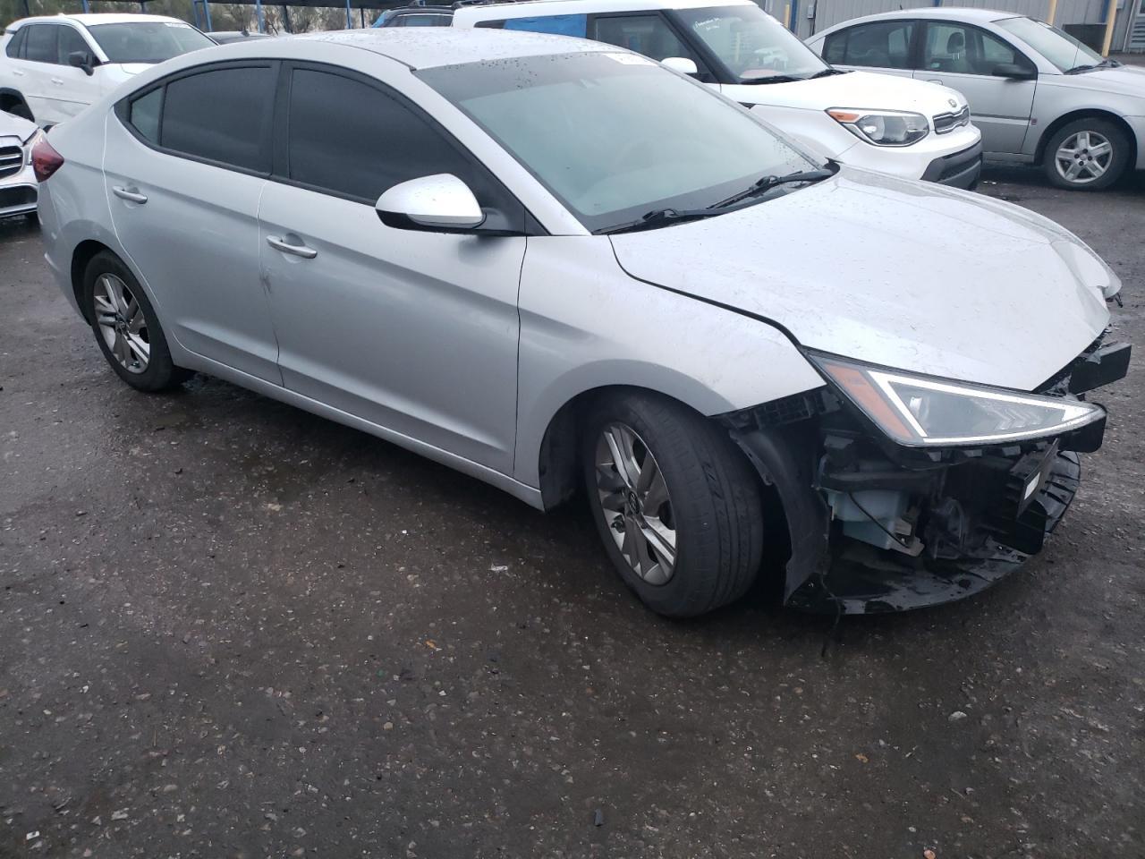 2019 HYUNDAI ELANTRA SE - Фото 4