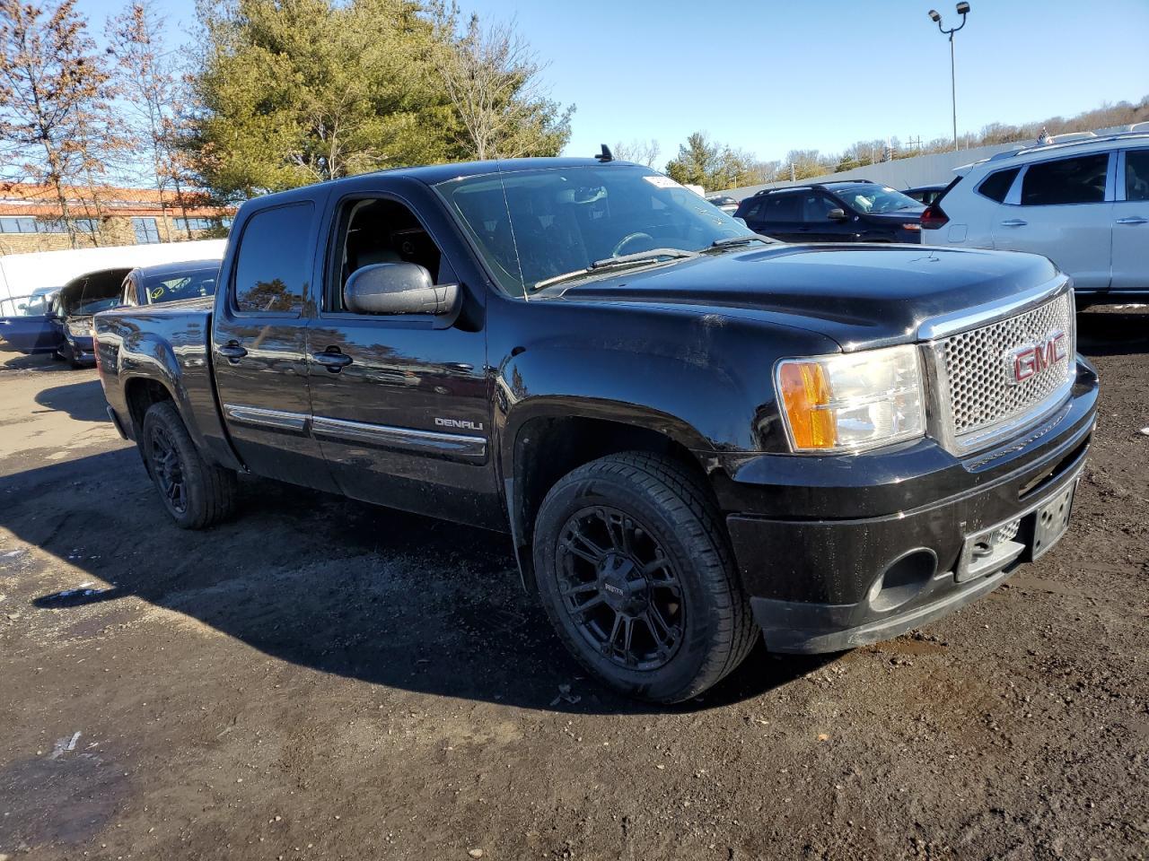 2011 GMC SIERRA K15 - Image 4