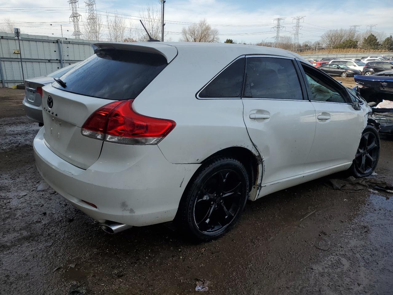 2011 TOYOTA VENZA - Фото 3