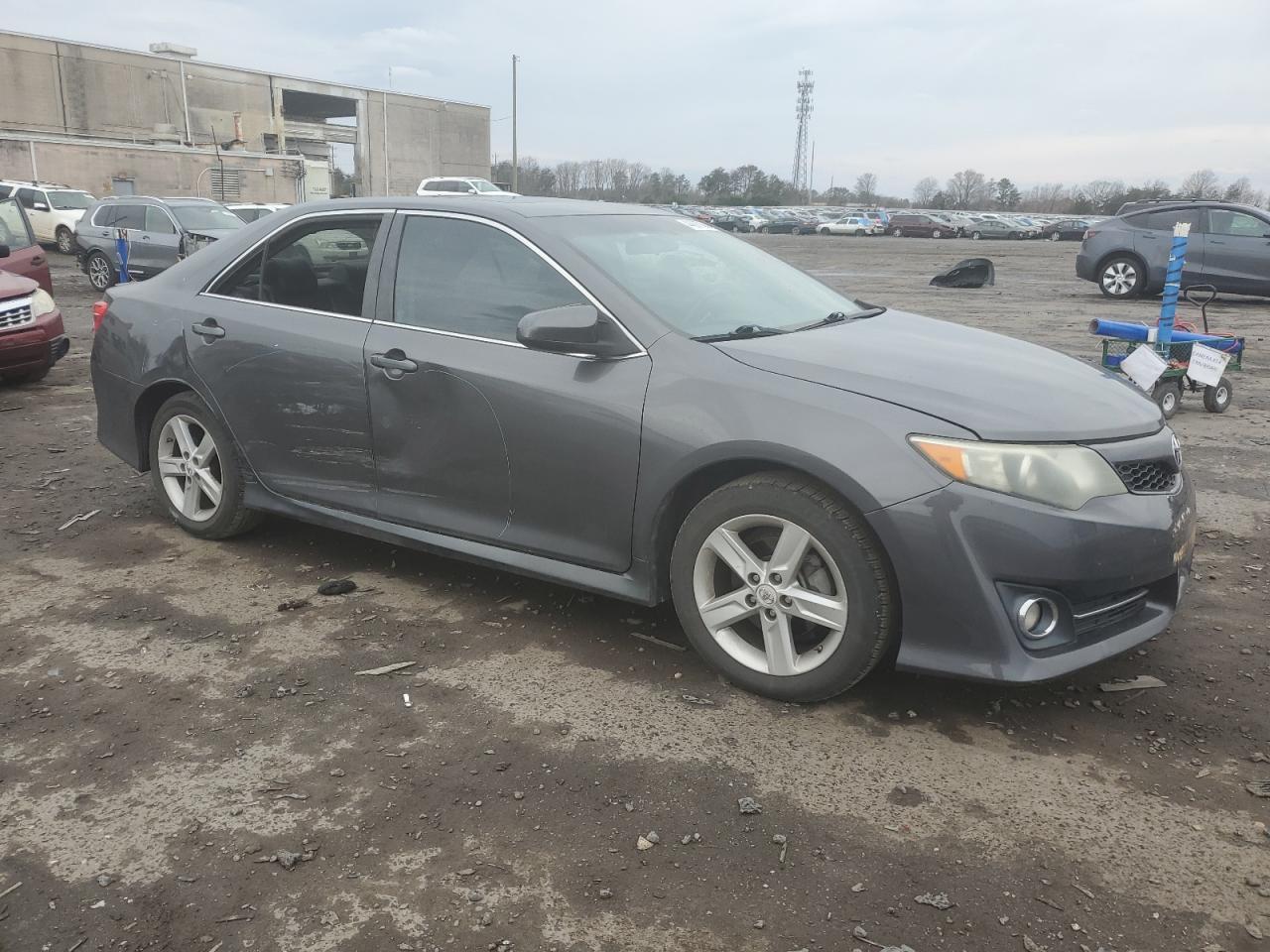 2013 TOYOTA CAMRY L - Фото 4