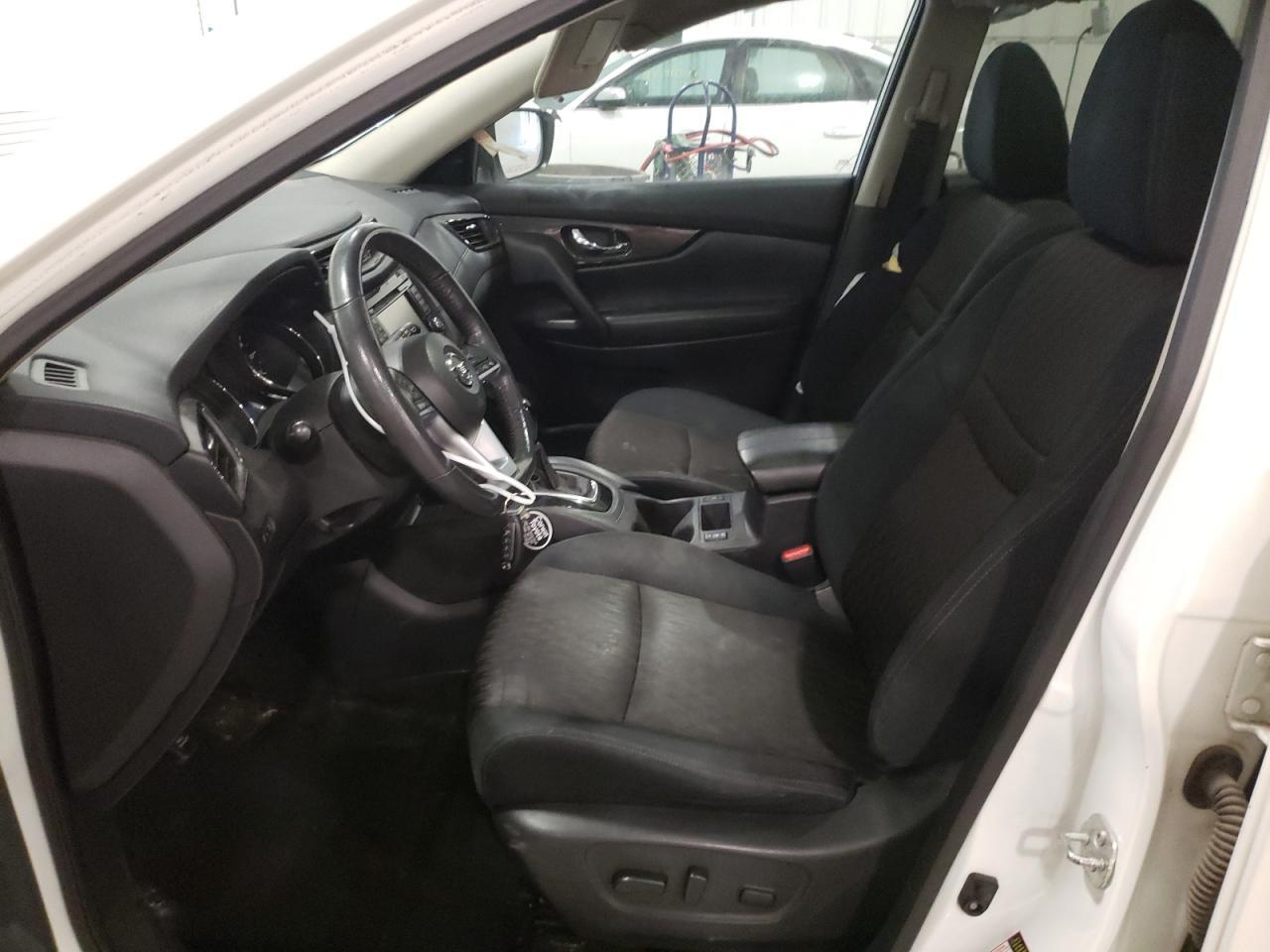 2017 NISSAN ROGUE SV - Фото 7