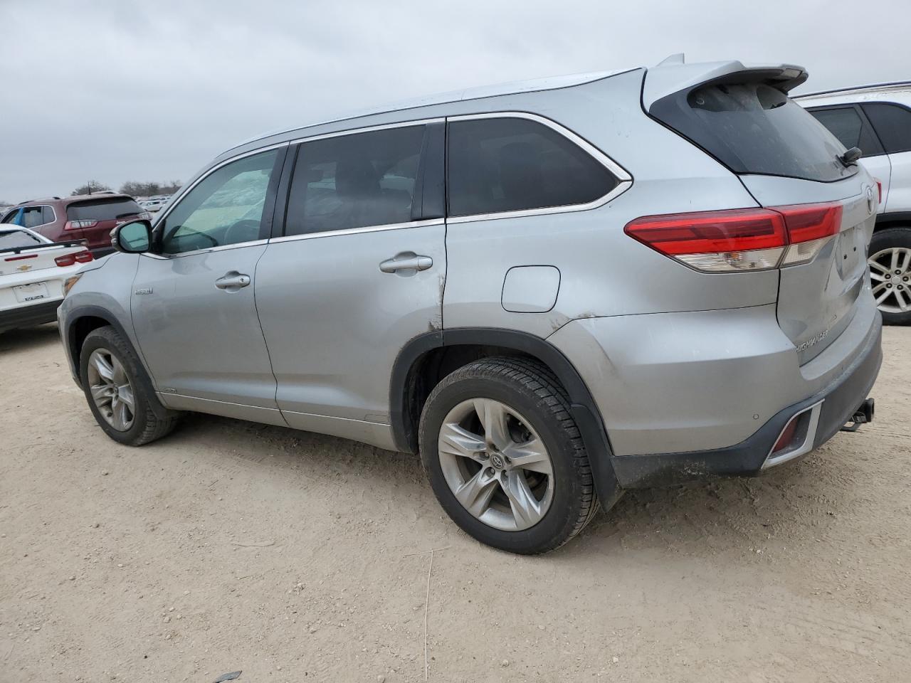 2019 TOYOTA HIGHLANDER - Фото 2