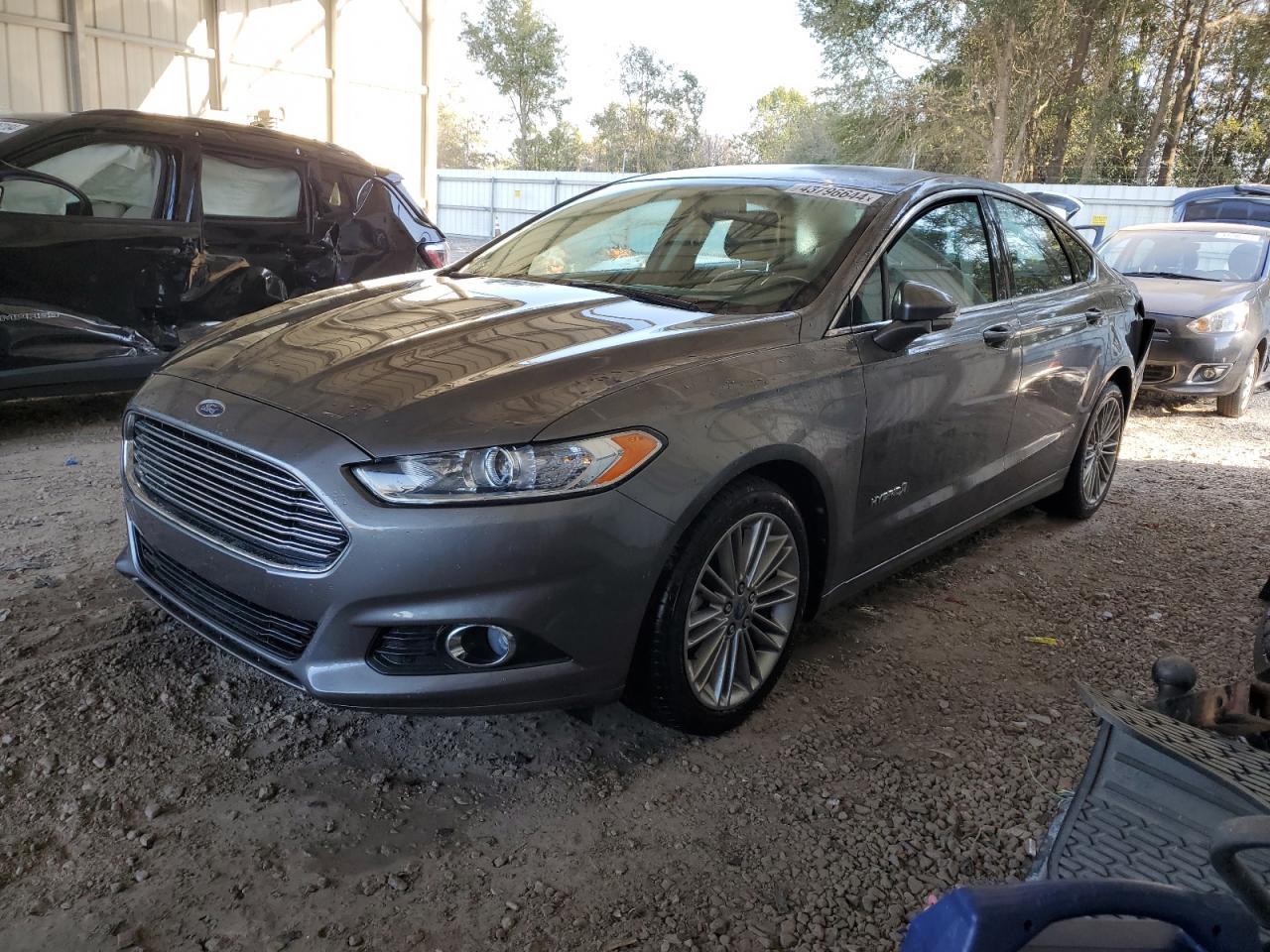 2013 FORD FUSION SE car image