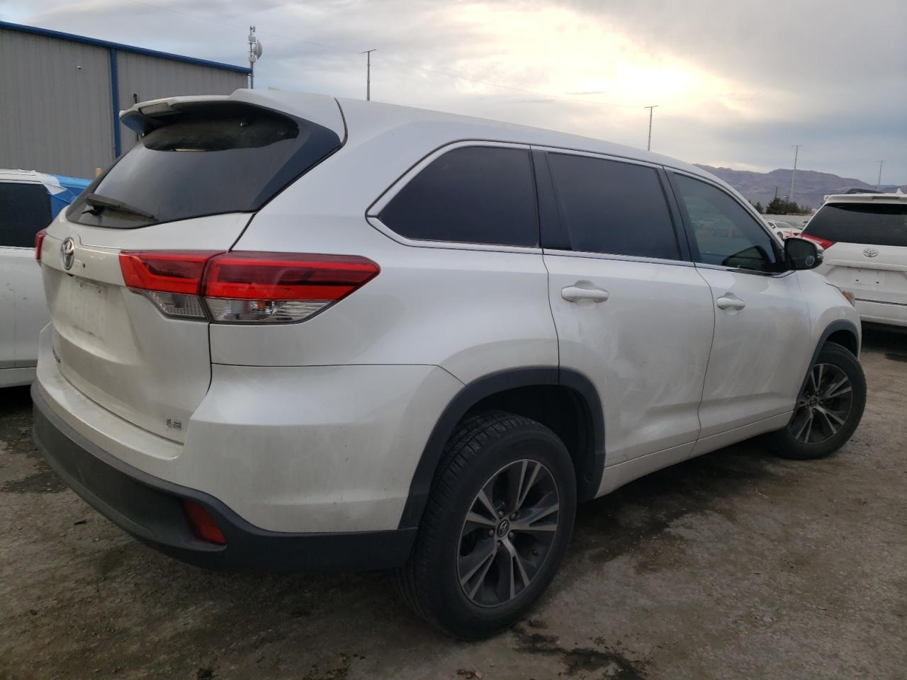 2018 TOYOTA HIGHLANDER - Фото 3