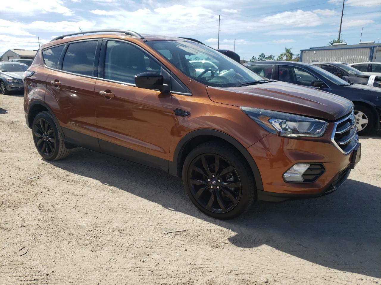 2017 FORD ESCAPE SE - Фото 4